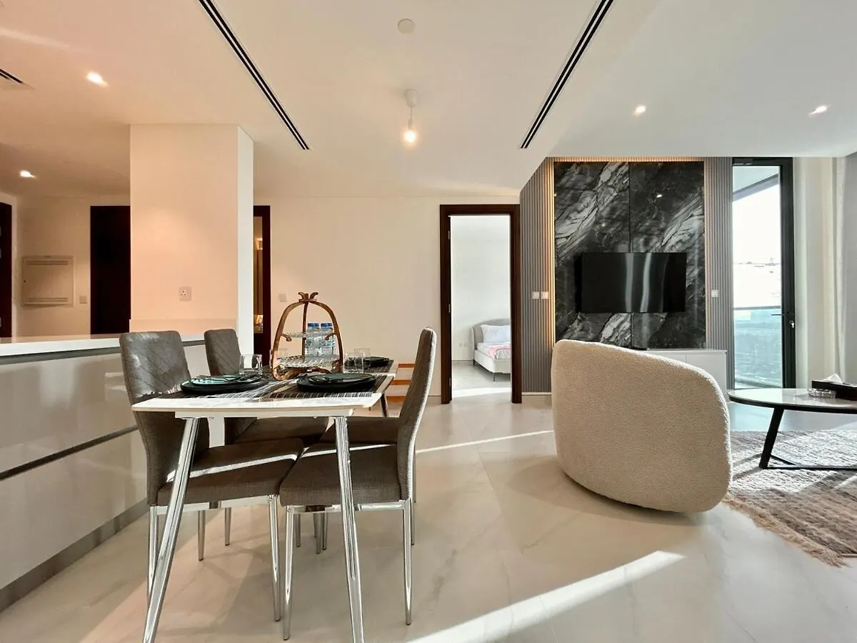 Homes2Retreat - Cozy 2Br In Sobha Realty ドバイ 0*,  アラブ首長国連邦