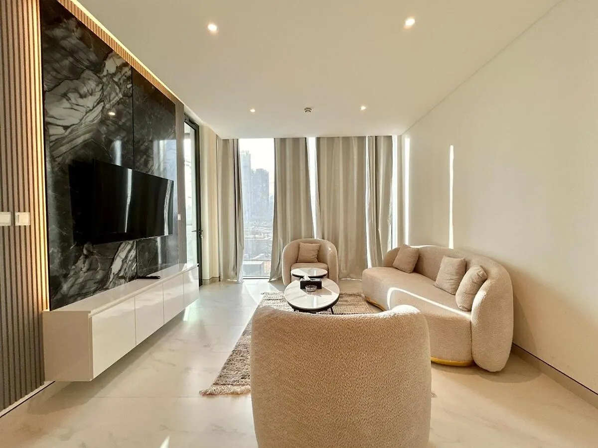 Homes2Retreat - Cozy 2Br In Sobha Realty ドバイ アパート
