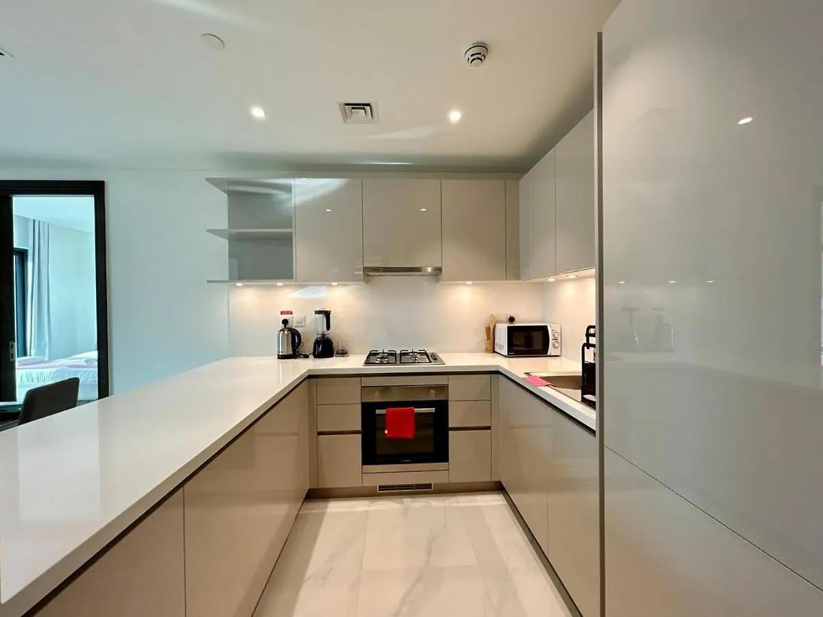 Homes2Retreat - Cozy 2Br In Sobha Realty ドバイ 0*,  アラブ首長国連邦